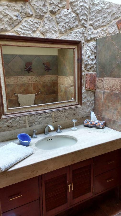 Amplia Cerca De Andares Homestay *